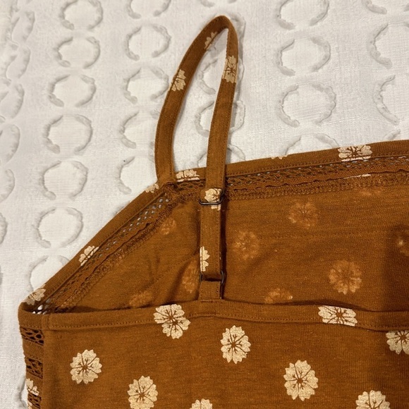 Market & Spruce Adjustable Strap Linen Blend Tank Top Tan Floral StitchFix - Picture 11 of 12